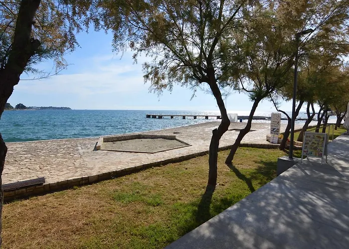 Pensionat Dekovic Materada 3*