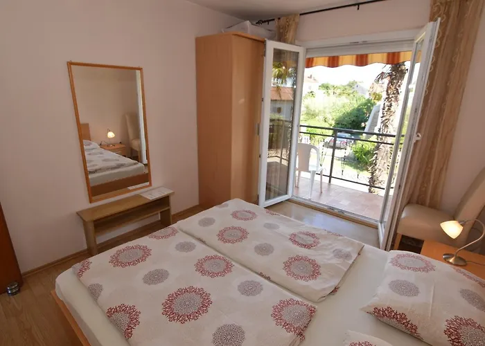 Pensionat Dekovic Materada 3*