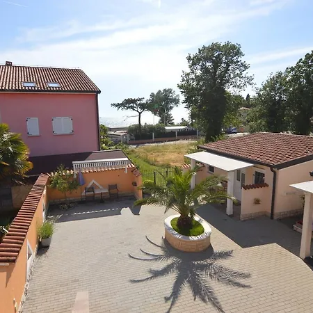 Dekovic Materada Pensión Poreč