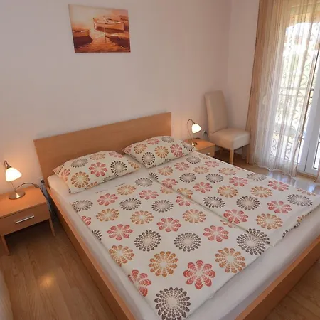 Dekovic Materada Πανσιόν