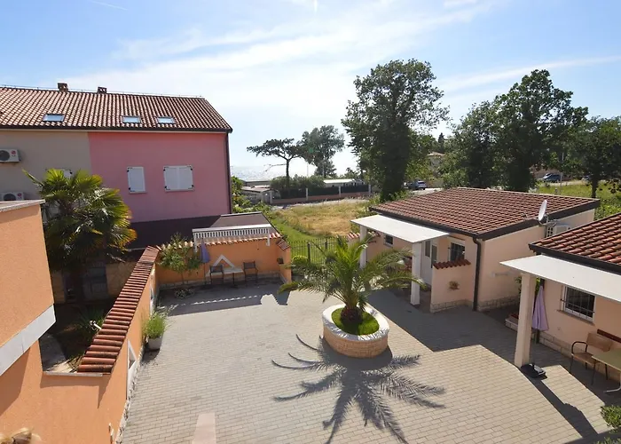 Dekovic Materada Pensión Poreč