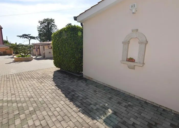 Dekovic Materada Pensión Poreč