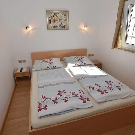 Dekovic Materada Casa de hóspedes 3*